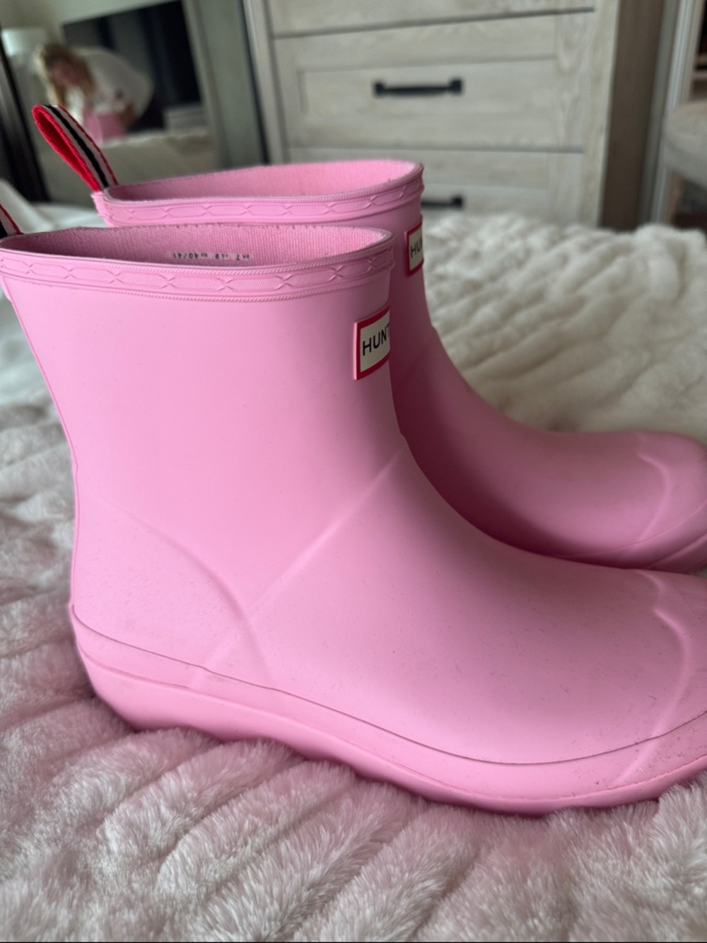 Hunter Pink Short Gloss Rain Boots - Picture 2 of 6